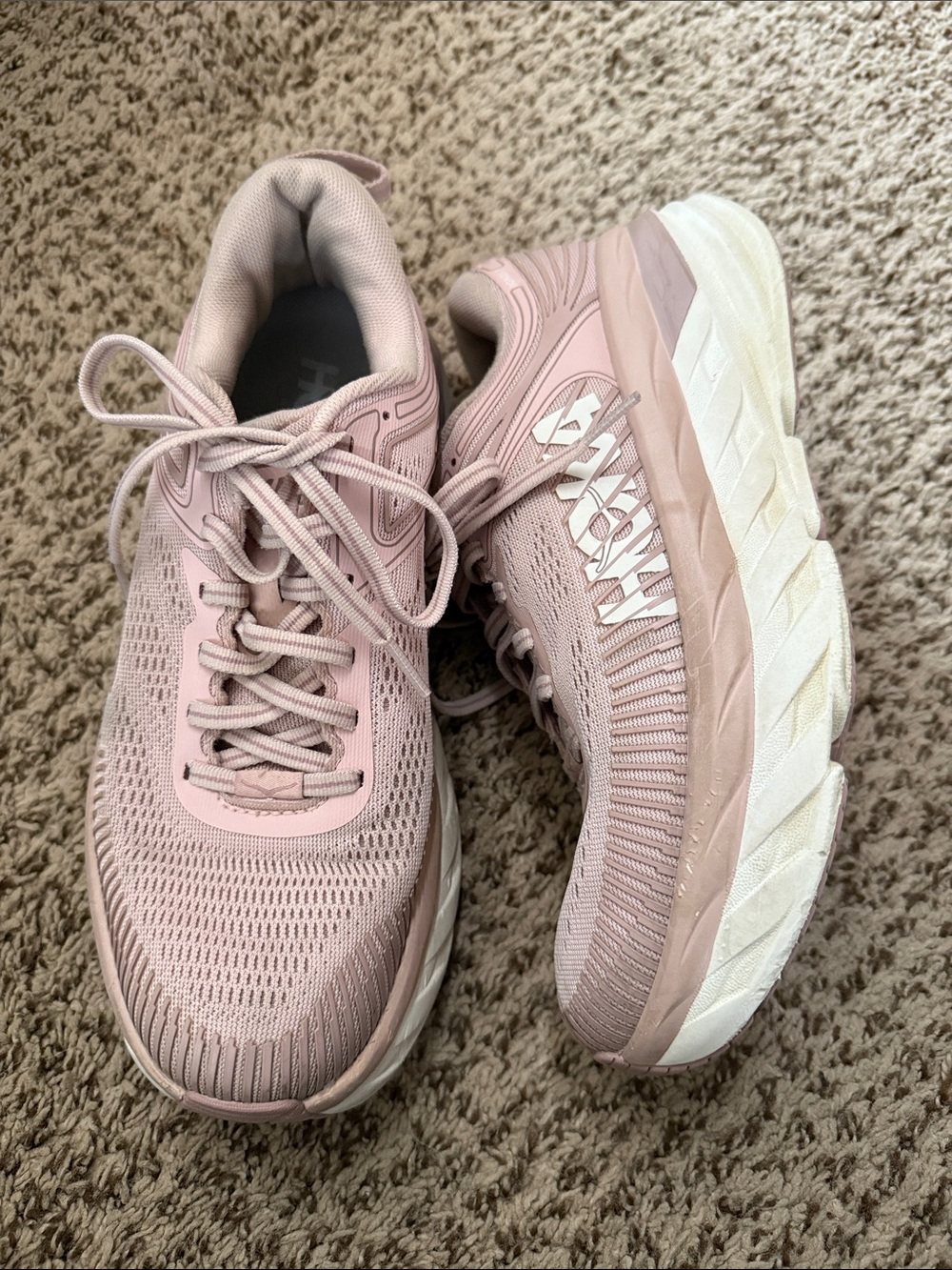 Hoka Bondi 7 peach whip